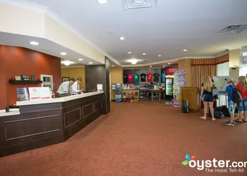 Ramada by Wyndham Niagara Falls/Fallsview hotel thumbnail 2