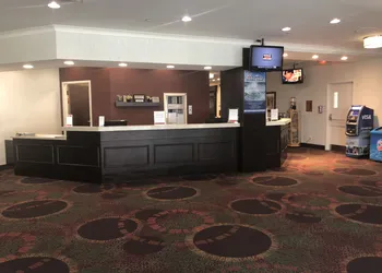 Ramada by Wyndham Niagara Falls/Fallsview hotel thumbnail 3