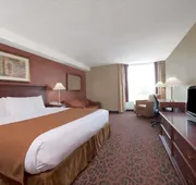 Ramada by Wyndham Niagara Falls/Fallsview hotel detail image 4
