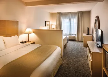 DoubleTree by Hilton Hotel Vancouver hotel thumbnail 5