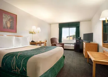 Travelodge by Wyndham Cheyenne hotel thumbnail 5