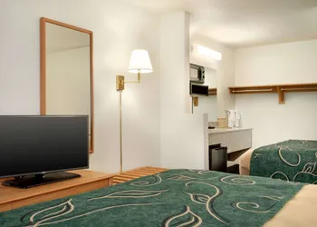 Travelodge by Wyndham Cheyenne hotel thumbnail 7