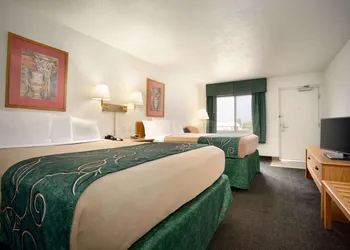 Travelodge by Wyndham Cheyenne hotel thumbnail 8
