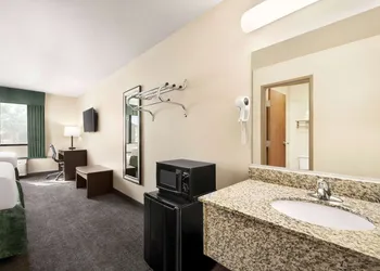 Travelodge by Wyndham Yuma hotel thumbnail 8