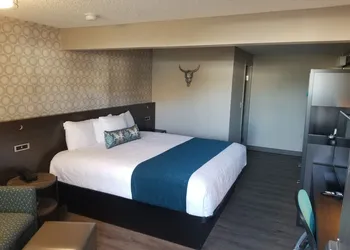 The Hotel Y a Dazzler Select by Wyndham hotel thumbnail 3