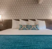 The Hotel Y a Dazzler Select by Wyndham hotel detail image 7