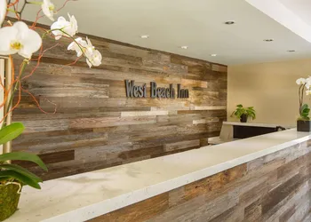 West Beach Inn, a Coast Hotel hotel thumbnail 3