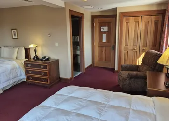 Bertram Inn at Glenmoor hotel thumbnail 4