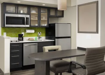 Candlewood Suites Alexandria West by IHG hotel thumbnail 6