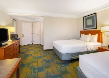 La Quinta Inn & Suites by Wyndham Ft. Lauderdale Plantation hotel thumbnail 5