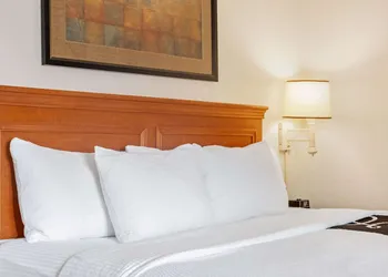 La Quinta Inn & Suites by Wyndham Ft. Lauderdale Plantation hotel thumbnail 7