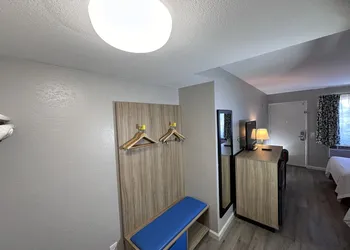 Days Inn by Wyndham San Marcos hotel thumbnail 4