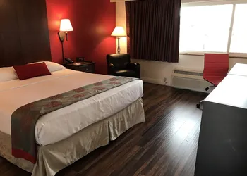 Ramada by Wyndham Torrance hotel thumbnail 4