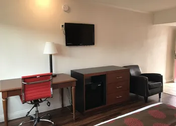 Ramada by Wyndham Torrance hotel thumbnail 6