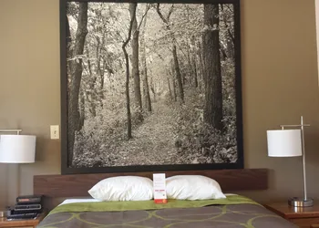 Super 8 by Wyndham Pella hotel thumbnail 7