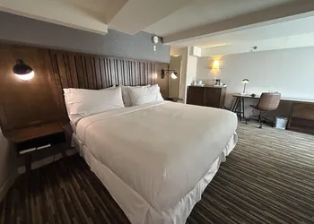 Best Western Premier Plainview-Long Island Hotel hotel thumbnail 4