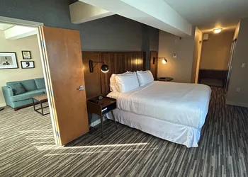 Best Western Premier Plainview-Long Island Hotel hotel thumbnail 6