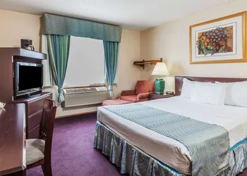 Super 8 by Wyndham Irving DFW Airport/South hotel thumbnail 4