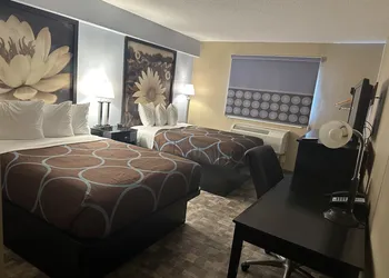 Super 8 by Wyndham Baltimore/Essex Area hotel thumbnail 3