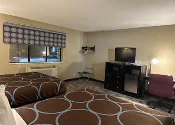 Super 8 by Wyndham Baltimore/Essex Area hotel thumbnail 8