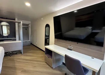 Costa Mesa Inn hotel thumbnail 6