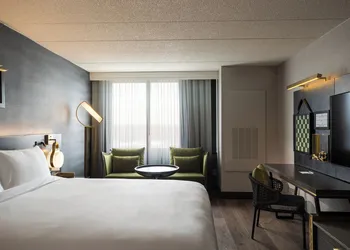 Renaissance Chicago North Shore Hotel hotel thumbnail 6