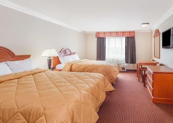 Days Inn by Wyndham Carlsbad hotel thumbnail 4