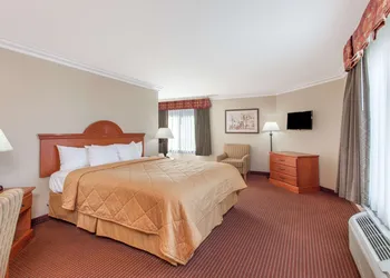 Days Inn by Wyndham Carlsbad hotel thumbnail 5