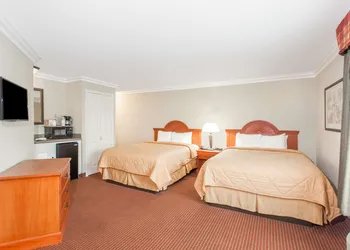 Days Inn by Wyndham Carlsbad hotel thumbnail 6