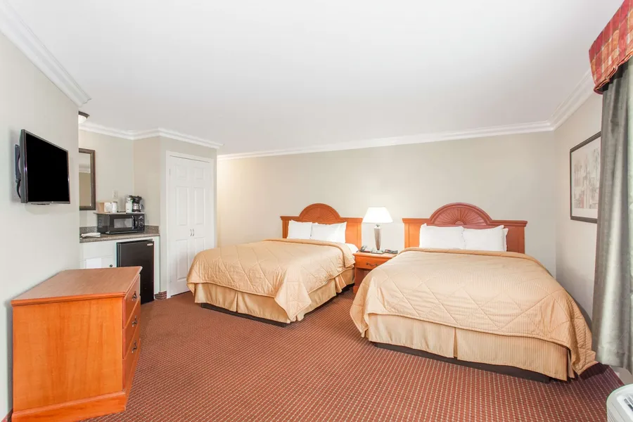 Days Inn by Wyndham Carlsbad hotel detail image 6