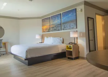 Days Inn by Wyndham Carlsbad hotel thumbnail 8