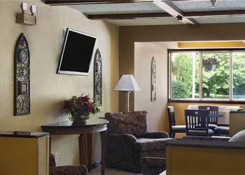 Fairview Inn & Suites Whitewater hotel thumbnail 5