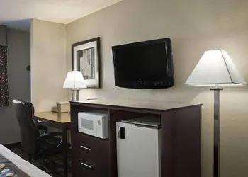 Fairview Inn & Suites Whitewater hotel thumbnail 8