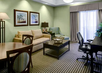 Holiday Inn Express & Suites Atlanta Buckhead by IHG hotel thumbnail 4