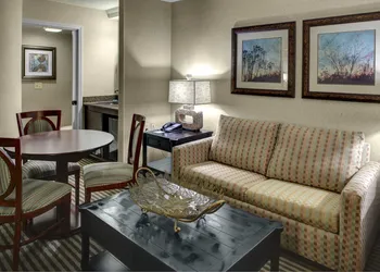 Holiday Inn Express & Suites Atlanta Buckhead by IHG hotel thumbnail 5