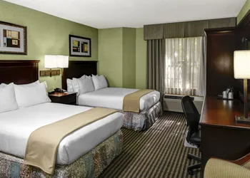 Holiday Inn Express & Suites Atlanta Buckhead by IHG hotel thumbnail 6