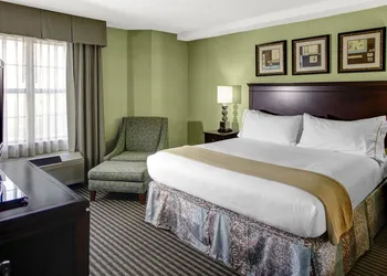 Holiday Inn Express & Suites Atlanta Buckhead by IHG hotel thumbnail 8