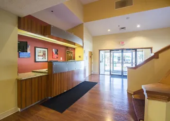 Motel 6 Indianapolis, IN - Airport hotel thumbnail 2