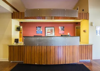 Motel 6 Indianapolis, IN - Airport hotel thumbnail 3