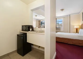 Travelodge by Wyndham Downtown Chicago hotel thumbnail 8