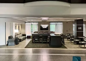 Comfort Inn & Suites Columbus North hotel thumbnail 6