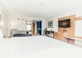 Holiday Inn Express Atlanta NE I-85 Clairmont by IHG hotel thumbnail 7