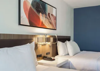 Hilton Garden Inn Chicago / Oak Brook hotel thumbnail 4