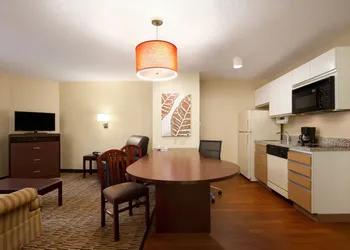 MainStay Suites Chicago Schaumburg hotel thumbnail 8