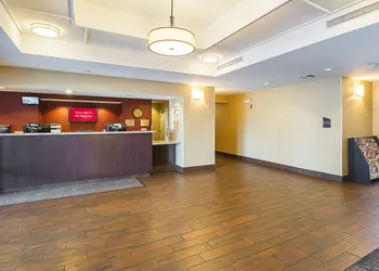Red Roof Inn PLUS+ Phoenix West hotel thumbnail 4