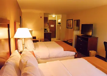 Holiday Inn Express & Suites Glendive by IHG hotel thumbnail 3