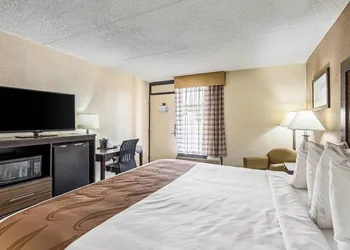 Quality Inn Forest City hotel thumbnail 6