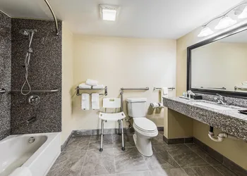 Quality Inn Forest City hotel thumbnail 8