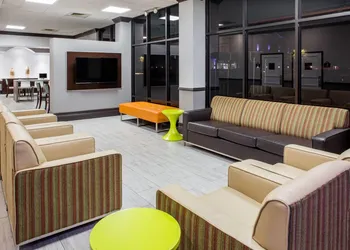 Days Inn & Suites by Wyndham Orlando Airport hotel thumbnail 3