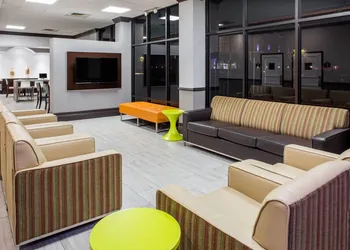 Days Inn & Suites by Wyndham Orlando Airport hotel thumbnail 3